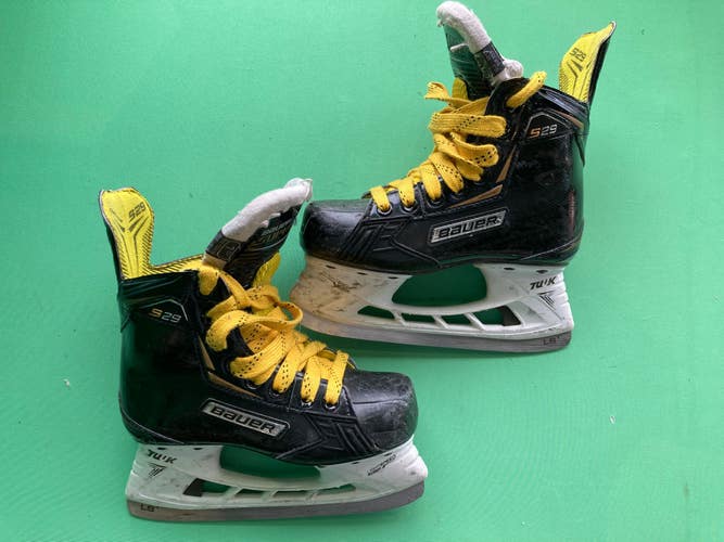 Used Junior Bauer Supreme S29 Hockey Skates Regular Width Size 1