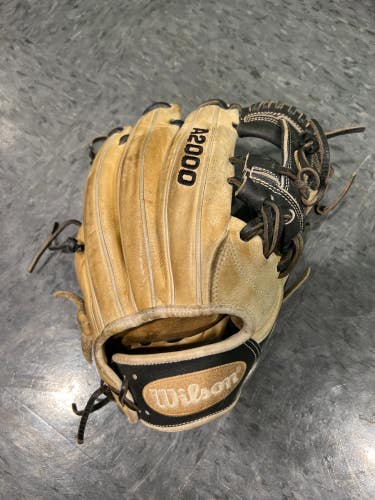 Used Wilson A2000 Right Hand Throw Infield Baseball Glove 11.75"