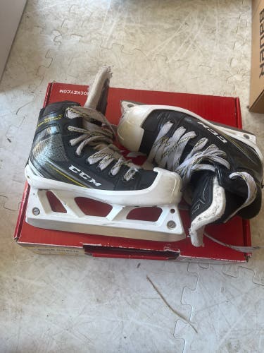 Used Junior CCM Regular Width Size 1 Tacks 9060 Hockey Goalie Skates