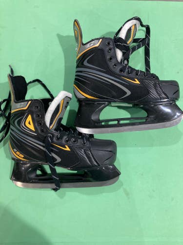 Used Canadian R50 Senior Hockey Skates Size 8.0