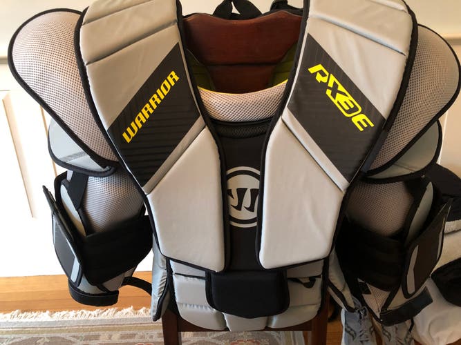 Used Large/Extra Large Warrior RX3E Goalie Chest Protector