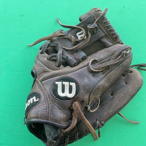 Used Wilson A950 Right Hand Throw Baseball Glove 11.5"