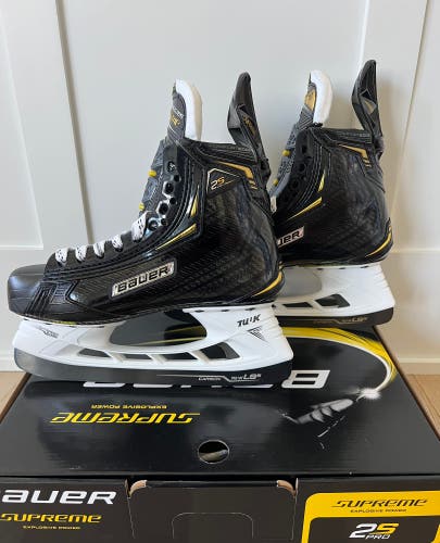 BRAND NEW Bauer Supreme 2S Pro Hockey Skates Size 4