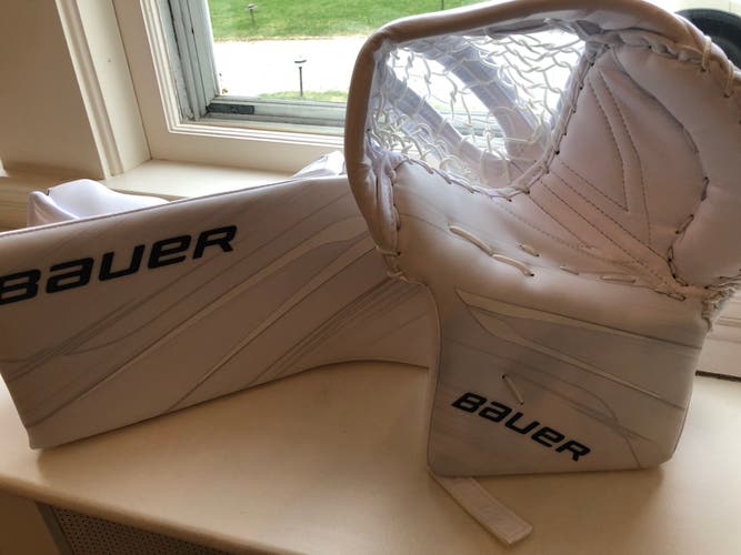 New/Unused Bauer Hyperlite Sr Goalie Catch Glove and Blocker - Nice!!