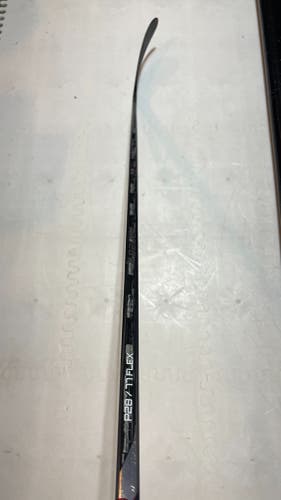 Senior New Left Handed Bauer Vapor Hyperlite 2 Hockey Stick P28 77 flex