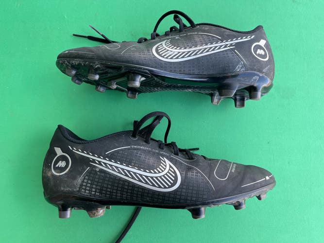 Used Size 8.5 Adult Nike Soccer Cleats