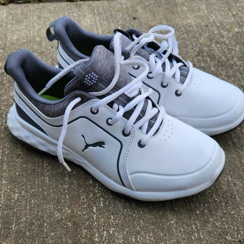 Puma spikeless golf shoes Junior size 4
