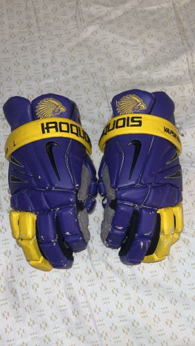 Iroquois nationals team gloves