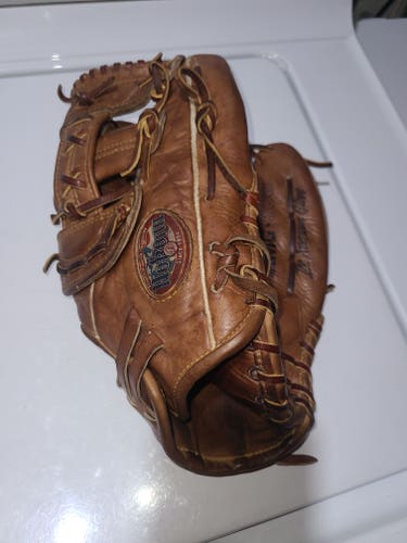 Used Right Hand Throw Nokona AMG 300 Baseball Glove 12"