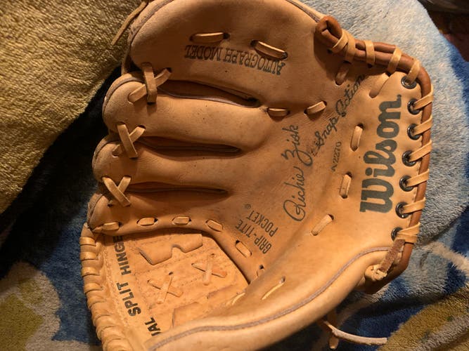 Used Wilson A2270 Baseball Glove