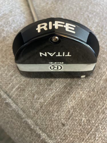 Black Used Mallet Right Handed 35" Titan Putter