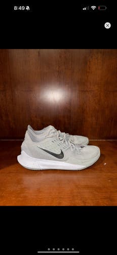 Used Men's Nike Kyrie 3 Shoes