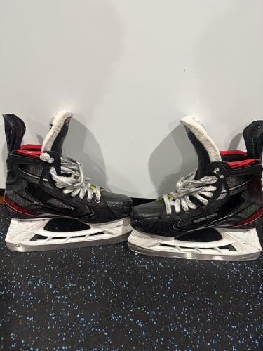 Used Intermediate Bauer Regular Width   Size 5.5 Vapor 2X Hockey Skates