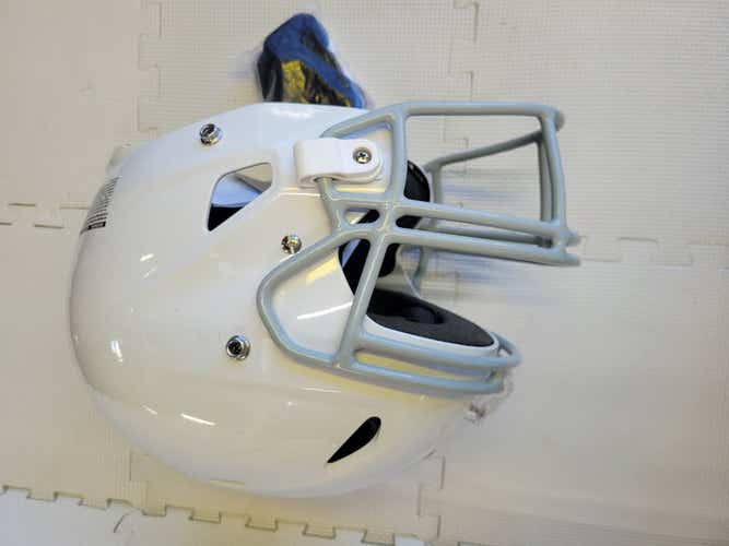 Used 2022 Light Ls2 Py Youth Helmet Xl Football Helmets