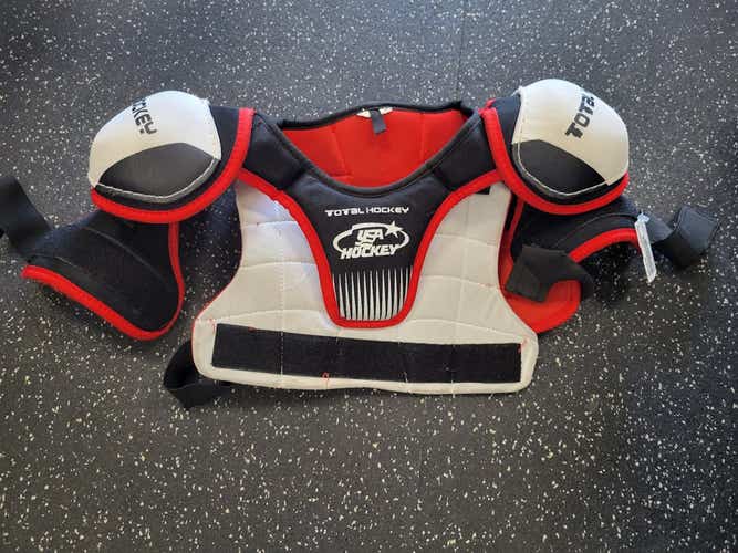 Used Total Hockey Md Ice Hockey Shoulder Pads