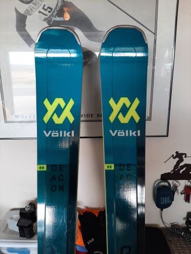 Men's Volkl 182 cm Deacon 84 Skis With Bindings