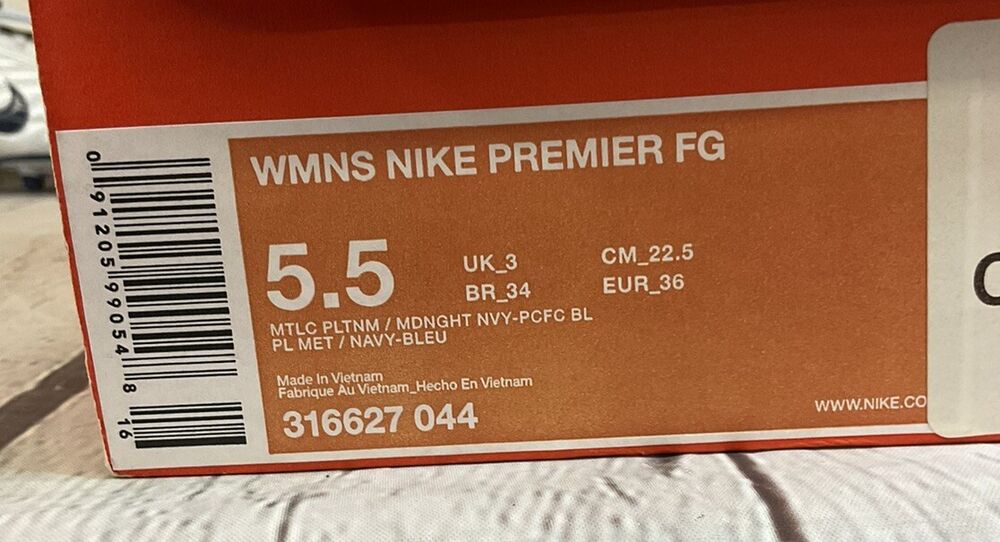 Nike Women's Premier FG Soccer Cleats Color Metallic Platinum Midnight Navy 5.5