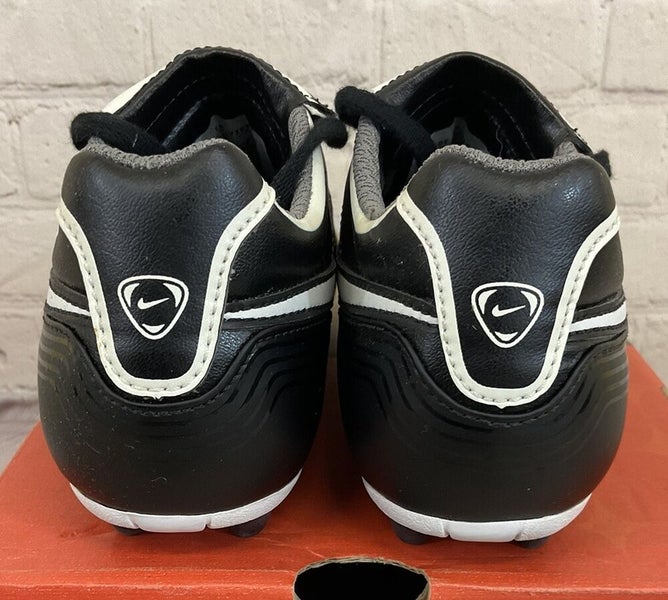 Nike 310060 011 JR Tiempo Natural VT Soccer Cleats Colors Black White US 1.5Y