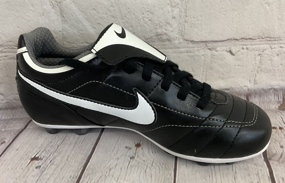 Nike 310060 011 JR Tiempo Natural VT Soccer Cleats Colors Black White US 1.5Y