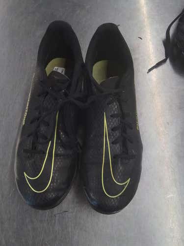 Used Nike Junior 03.5 Cleat Soccer Outdoor Cleats