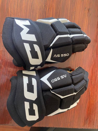 Used  CCM 12" Tacks AS 550 Gloves
