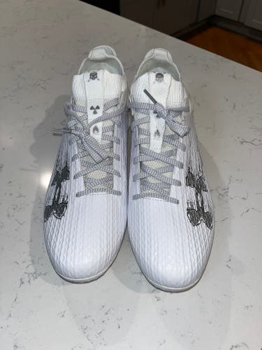 White New Men's Low Top Molded Cleats