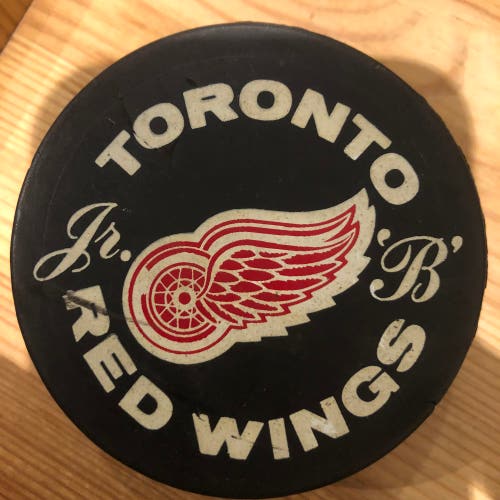 Toronto Red Wings puck (OHA)