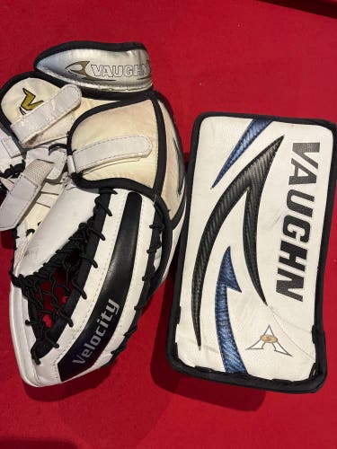 Vaughn Velocity V5 7260 goalie gloves