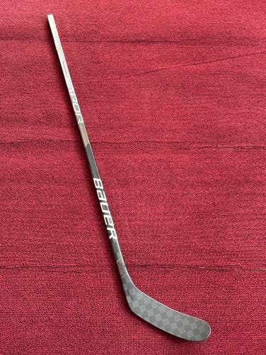New Bauer Left Hand P28M 55 Flex Pro Stock Vapor Hyperlite Hockey Stick Item#TJ55M