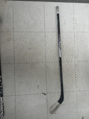 Used Intermediate Bauer Vapor 3X Right Handed Hockey Stick P28