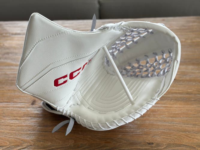 Pro Stock Pro Return CCM Eflex 6 Goalie Glove - 580 Break - Markstrom Return