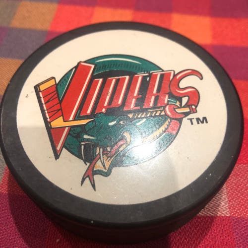 Detroit Vipers puck (IHL)