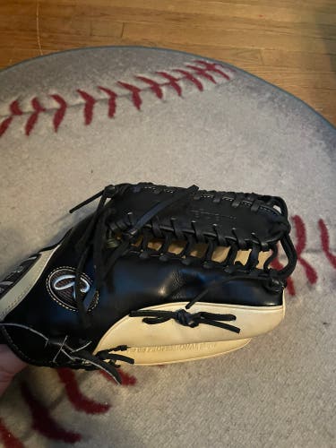$250 OBO Outfield 12.75" Heart of the Hide Baseball Glove