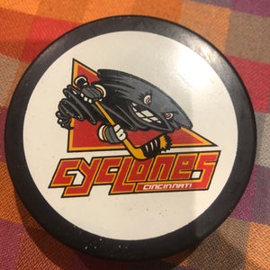 Cincinnati Cyclones puck (IHL)