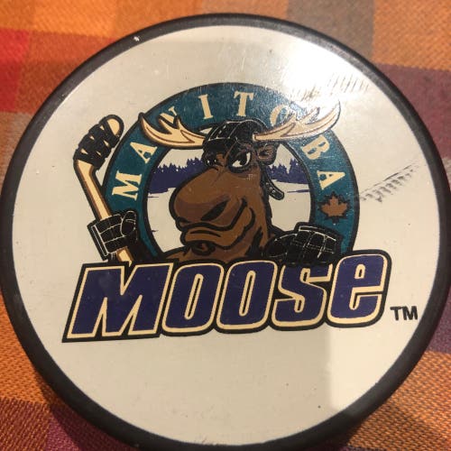 Manitoba Moose puck (IHL)