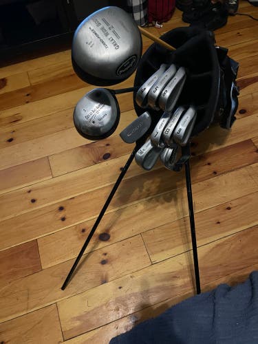 Full set of men's golf clubs (cobra/Callaway)