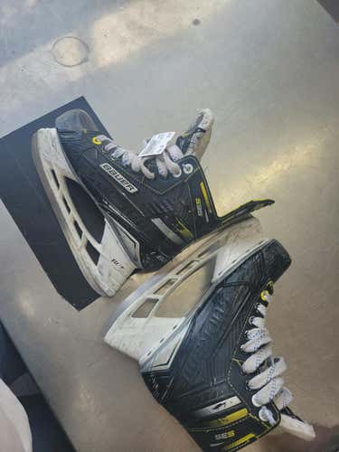Used Bauer Supreme 35 S Junior 04 Ice Hockey Skates