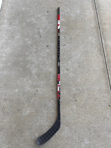 New Team Canada Senior True 75 Flex Right Handed P28 Pro Stock Lamoureux Catalyst 9x3 Hockey Stick
