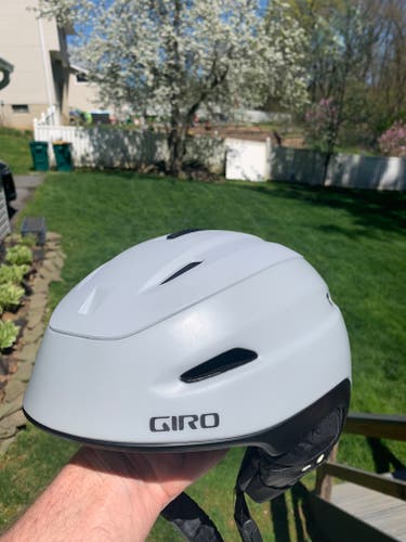 Used Large Men's Giro Zone Mips Helmet Light Gray (59-62.5CM) in Great Condition