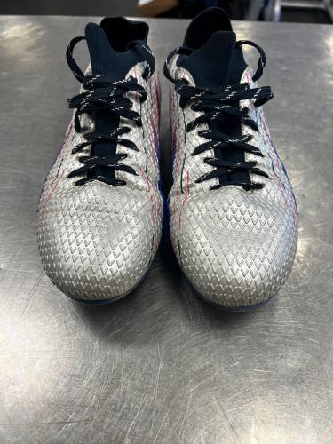 Used Size 8.5 (Women's 9.5) Cleats