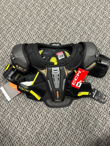 CCM Tacks AS-V Junior small shoulder pads