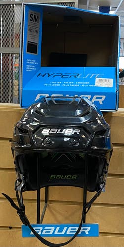New Medium Bauer Hyperlite Helmet