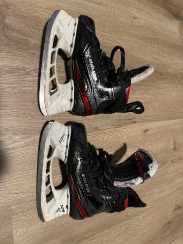 Used Junior Bauer Vapor 2X Hockey Skates EE (Extra Wide) 1.0