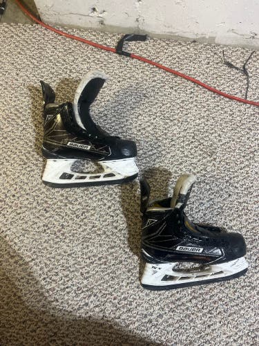 Size 3 Bauer 1s Hockey skates With Blade Tech Blades