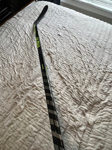 New (only put tape on it) Senior Warrior Alpha Lx 20 Right Handed Hockey Stick W28