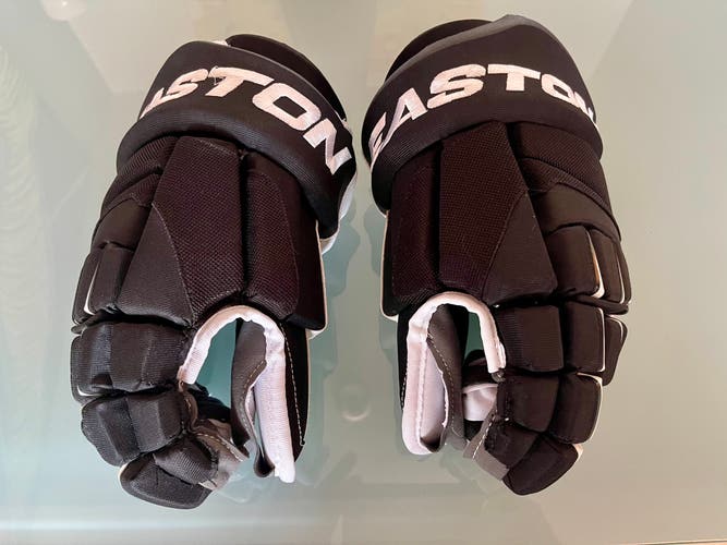 New Easton Mako M3 hockey gloves Sr13”
