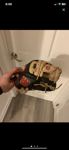 Used 2023 Infield 11.25" A2000 Baseball Glove