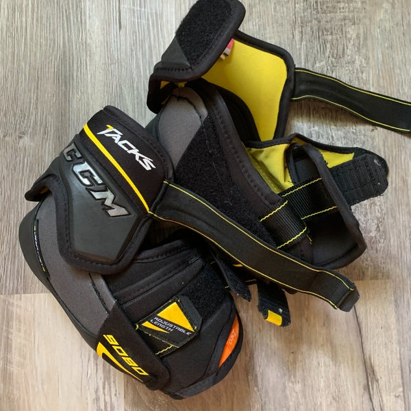 Used Senior Large CCM Tacks 9080 Elbow Pads