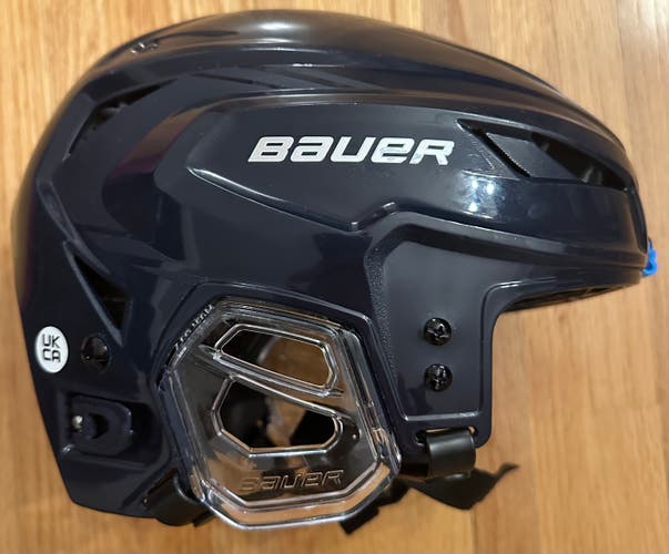 Used S/M Bauer Hyperlite 2 Helmet - Navy