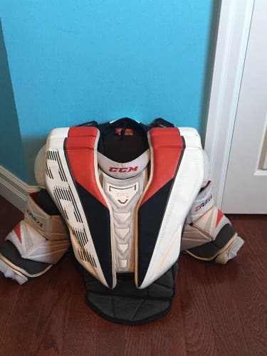 Used Small CCM  Eflex 5 pro Goalie Chest Protector
